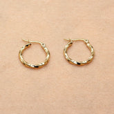 Gold-color IP Plated 20mm Hoop Earrings No Easy Fade Allergy Free EarsSPECIFICATIONSBrand Name: NoneMaterial: MetalOrigin: Mainland ChinaCN: GuangdongMetals Type: Stainless SteelMetals Type: TitaniumEarring Type: Hoop EarringsShape\patJewelry CirclesJewelry CirclesGold-color IP Plated 20mm Hoop Earrings