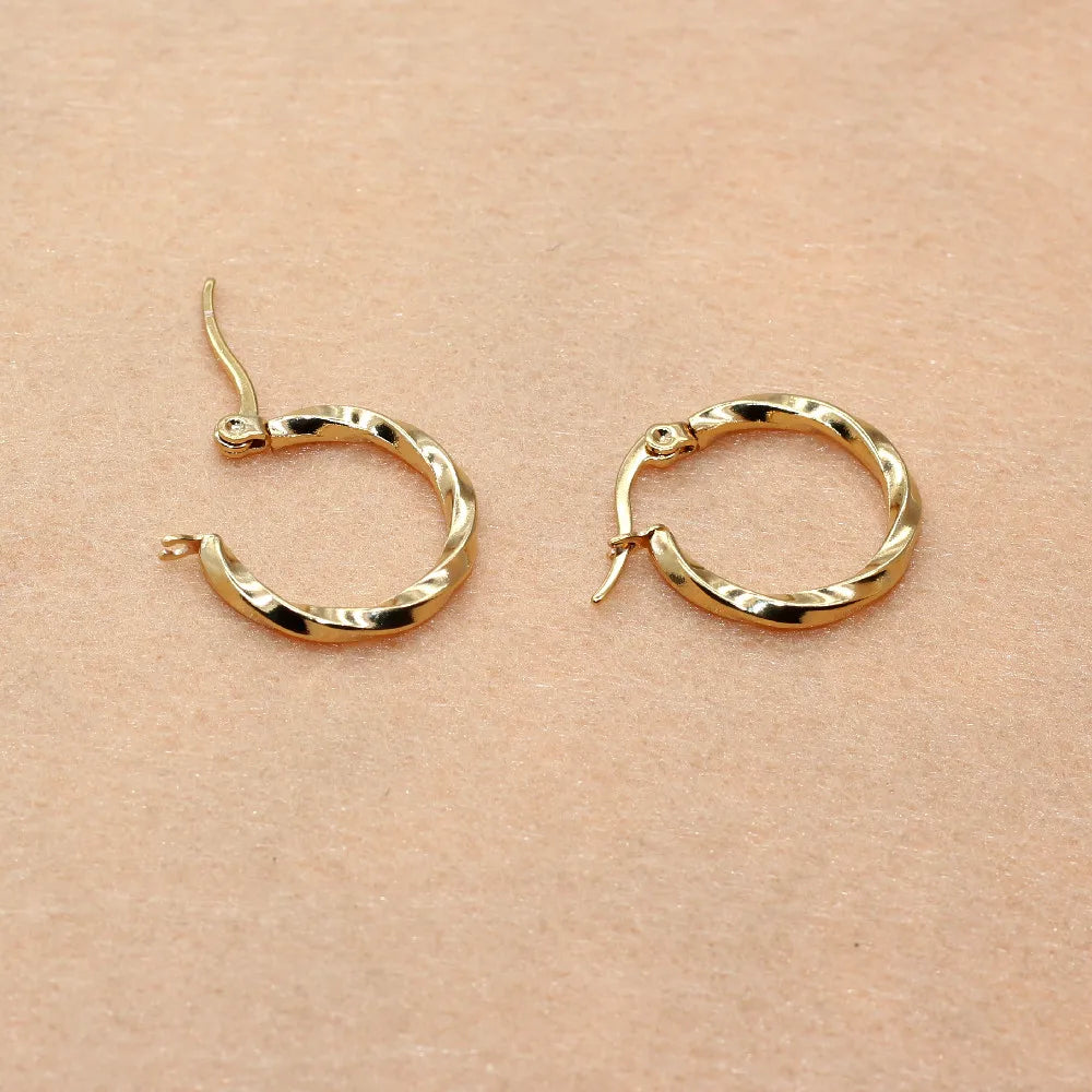 Gold-color IP Plated 20mm Hoop Earrings No Easy Fade Allergy Free EarsSPECIFICATIONSBrand Name: NoneMaterial: MetalOrigin: Mainland ChinaCN: GuangdongMetals Type: Stainless SteelMetals Type: TitaniumEarring Type: Hoop EarringsShape\patJewelry CirclesJewelry CirclesGold-color IP Plated 20mm Hoop Earrings