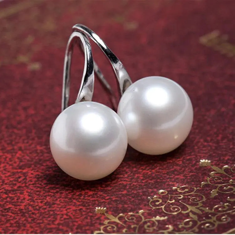 Glamour Earrings Sale Natural Freshwater Pearl Earrings Korean FashionSPECIFICATIONSBrand Name: ZHEGUOYAOLUMaterial: PEARLPearl Type: Simulated-pearlMetals Type: Zinc alloyOrigin: Mainland ChinaModel Number: Pearl ear-ringsItem Type: EJewelry CirclesJewelry CirclesGlamour Earrings Sale Natural Freshwater Pearl Earrings Korean Fashion 2019