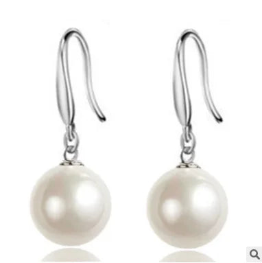 Glamour Earrings Sale Natural Freshwater Pearl Earrings Korean FashionSPECIFICATIONSBrand Name: ZHEGUOYAOLUMaterial: PEARLPearl Type: Simulated-pearlMetals Type: Zinc alloyOrigin: Mainland ChinaModel Number: Pearl ear-ringsItem Type: EJewelry CirclesJewelry CirclesGlamour Earrings Sale Natural Freshwater Pearl Earrings Korean Fashion 2019