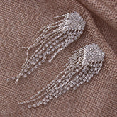 Hot Sale Rhinestone Crystal Long Tassel Tear Drop Geometric Flower CliSPECIFICATIONSBrand Name: GRACE JUNMaterial: RhinestoneMetals Type: Zinc alloyOrigin: Mainland ChinaCN: ZhejiangGender: WomenEarring Type: Clip EarringsShape\patternJewelry CirclesJewelry CirclesHot Sale Rhinestone Crystal Long Tassel Tear Drop Geometric Flower Clip